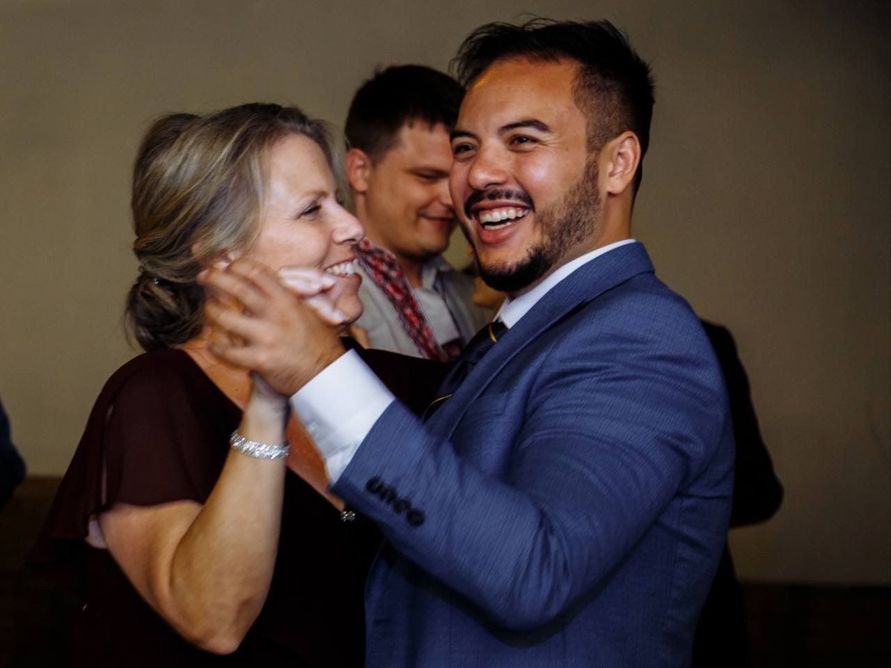 Kyle Mau dancing with his mom at his wedding in 2020